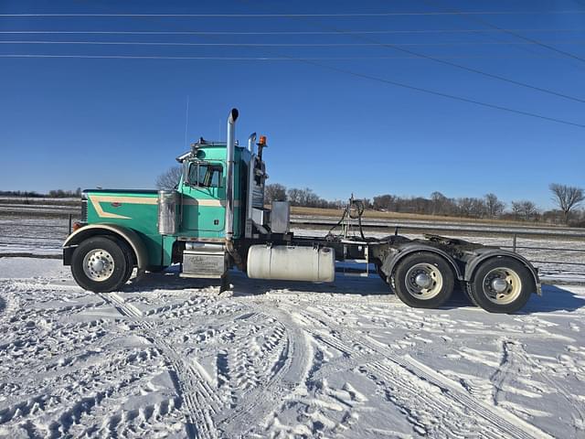 Image of Peterbilt 379 equipment image 2