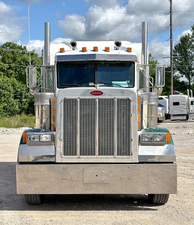 Image of Peterbilt 379 equipment image 1