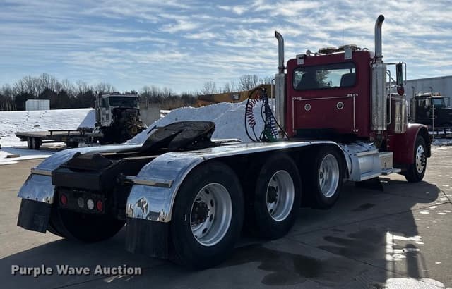 Image of Peterbilt 379 equipment image 4