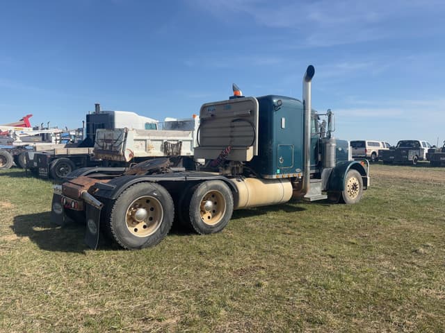 Image of Peterbilt 379 equipment image 4