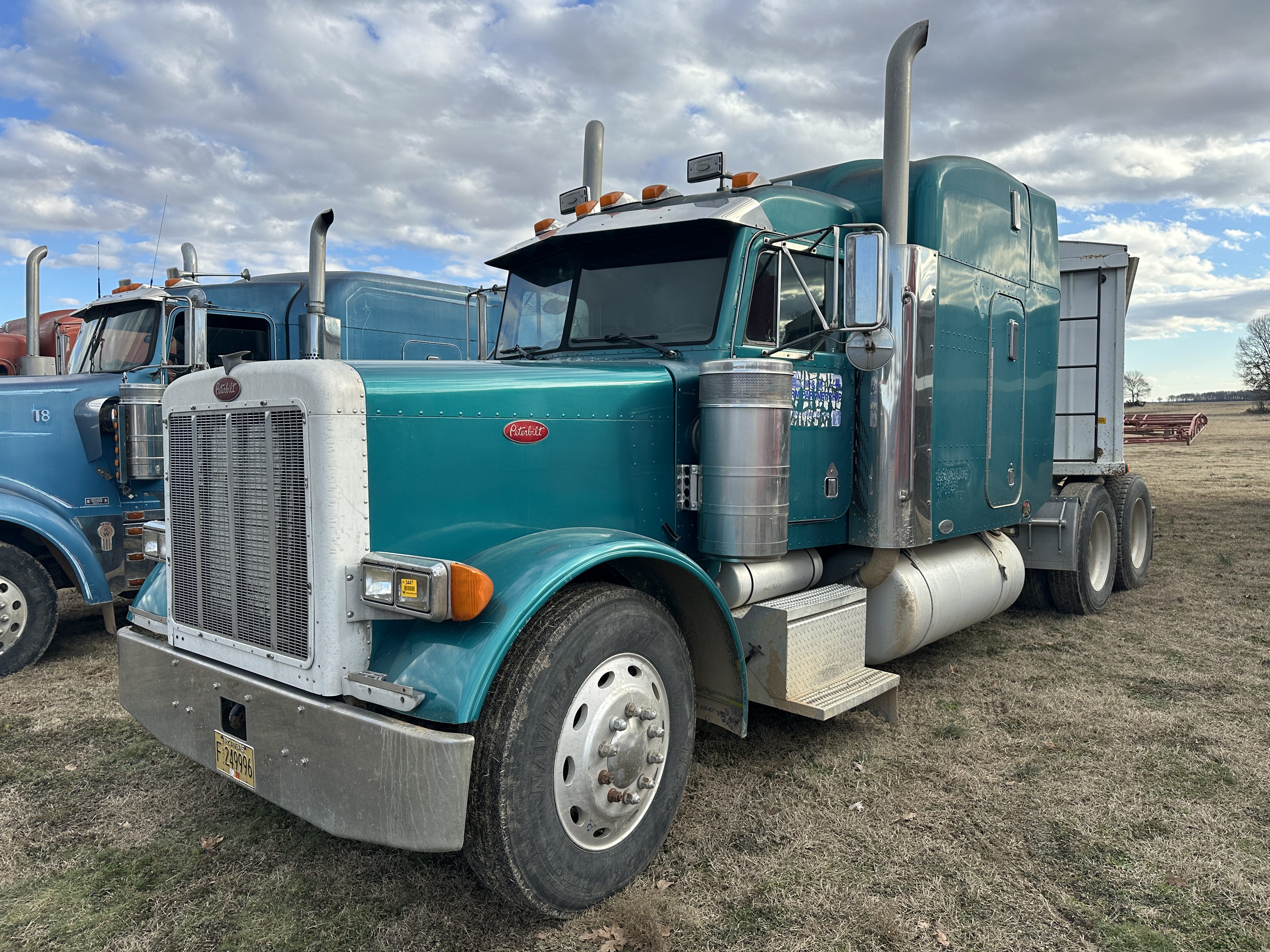 Main image Peterbilt 379