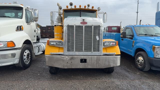 Image of Peterbilt 379 equipment image 1
