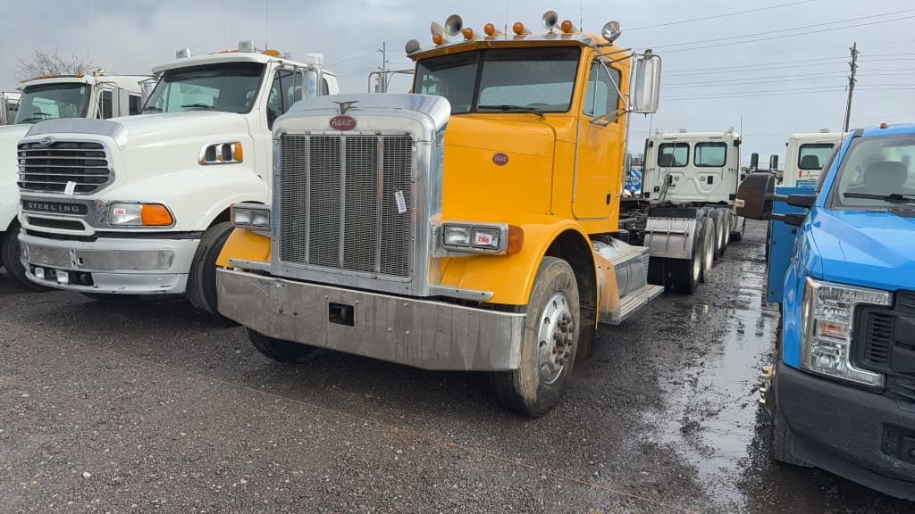 Image of Peterbilt 379 Primary image