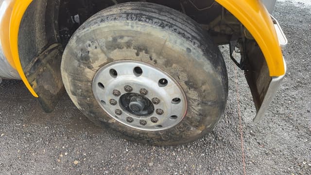 Image of Peterbilt 379 equipment image 3