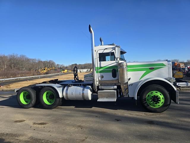 Image of Peterbilt 379 equipment image 3