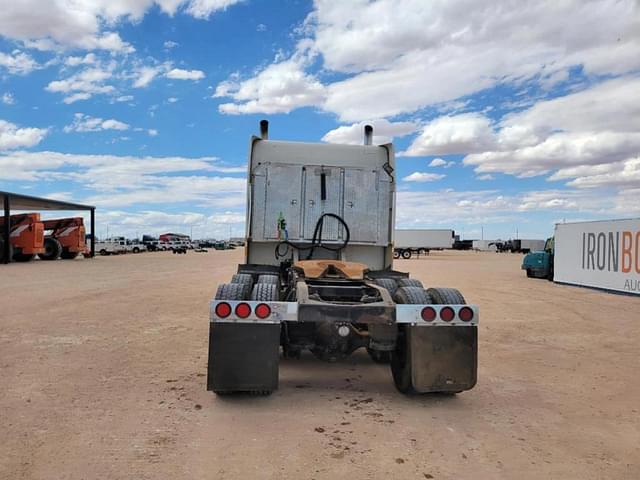 Image of Peterbilt 379 equipment image 3