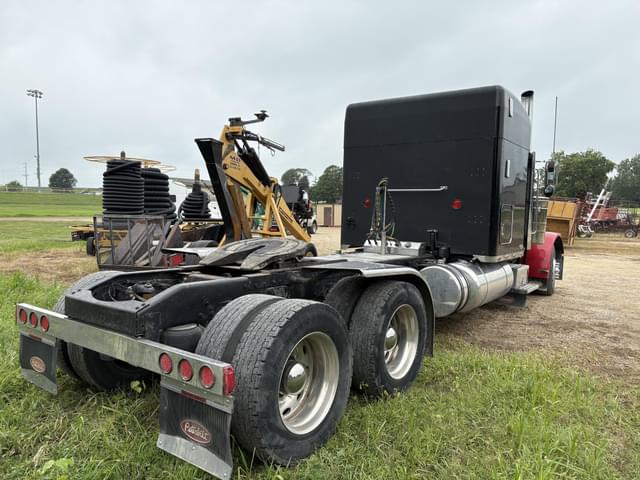 Image of Peterbilt 379EXHD equipment image 2