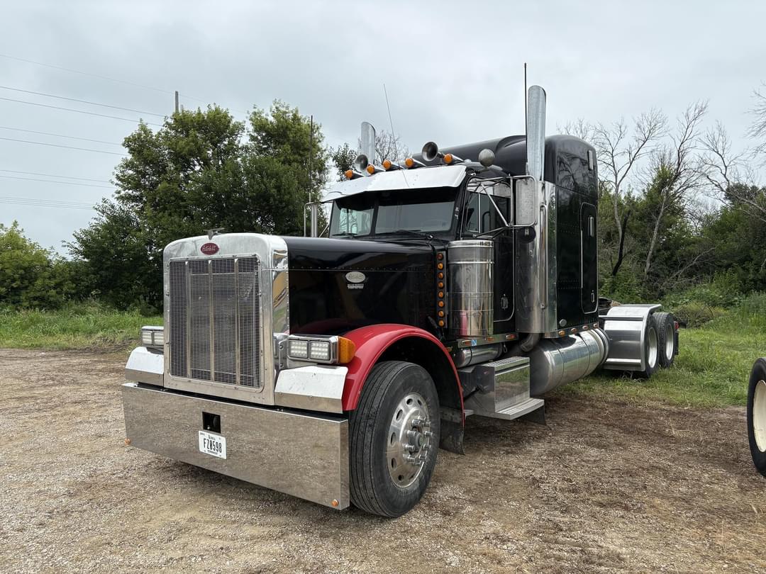 Image of Peterbilt 379EXHD Primary image