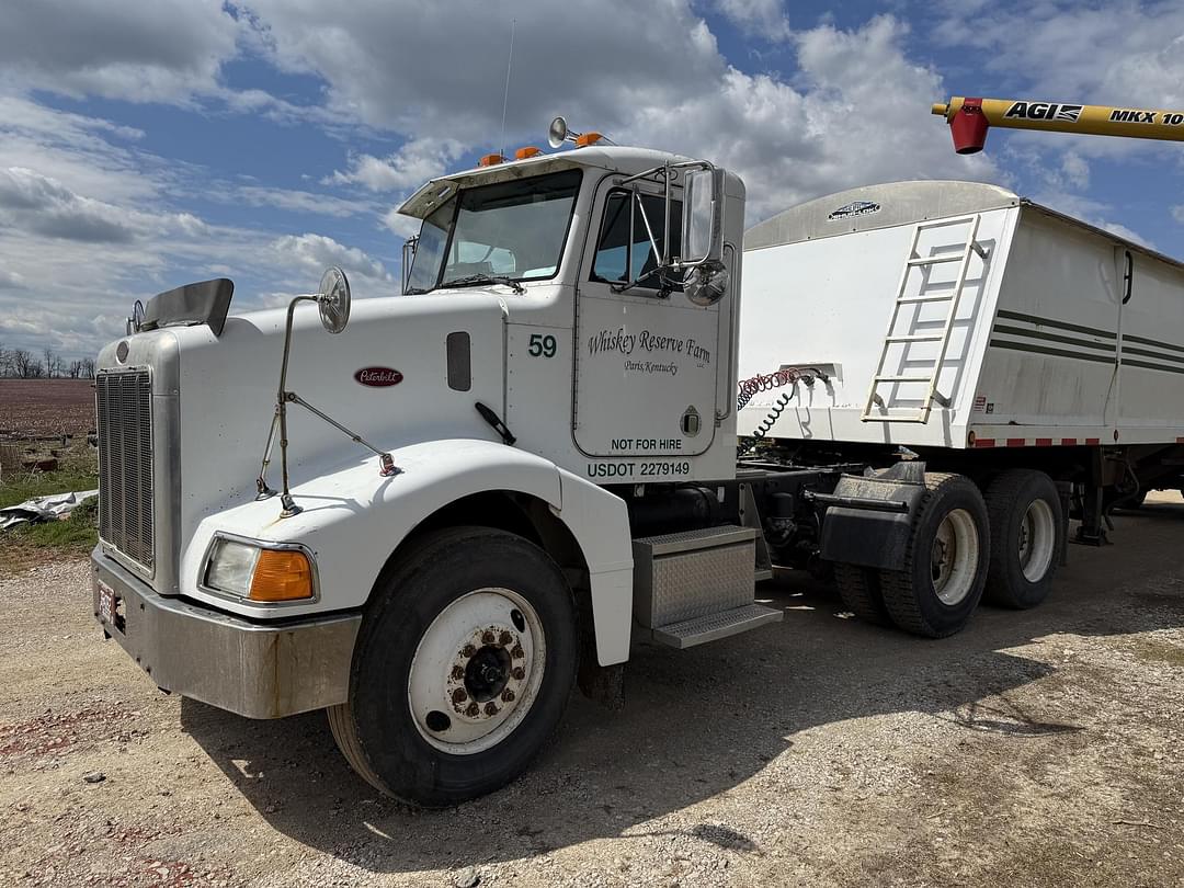 Image of Peterbilt 385 Primary Image