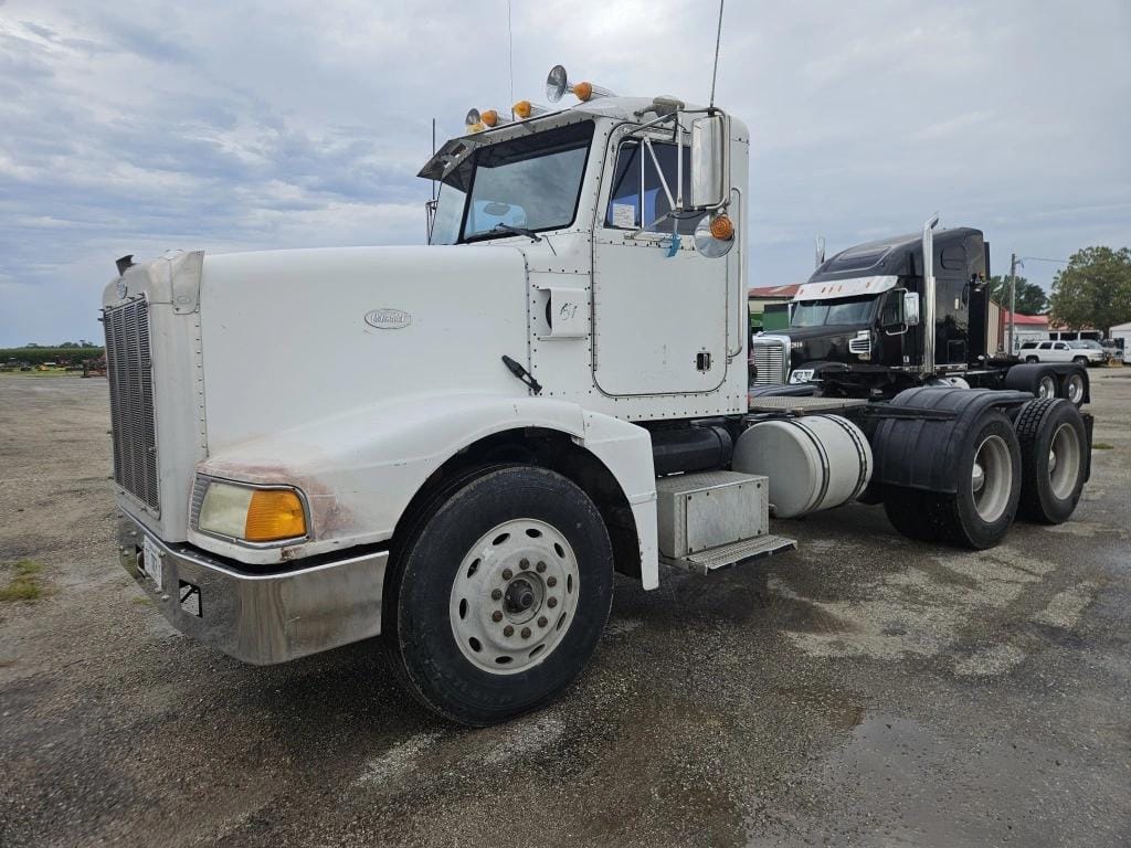 1997 Peterbilt 377 Equipment Image0