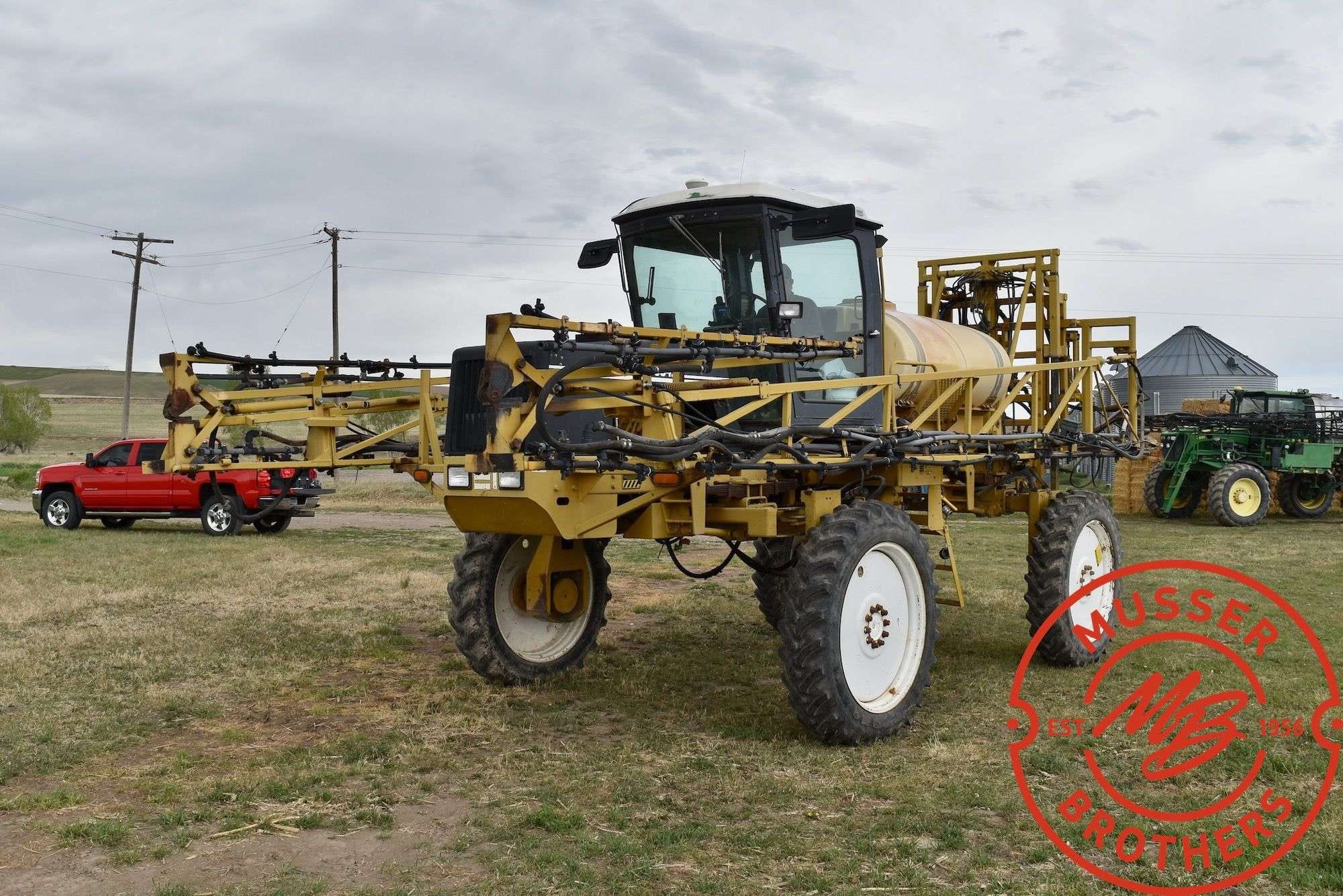 1997 Ag-Chem RoGator 554 Equipment Image0