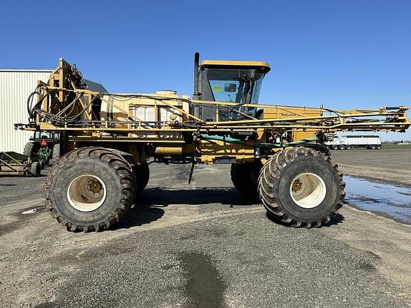 Image of Ag-Chem RoGator 854 equipment image 2