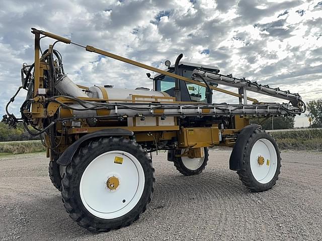 Image of Ag-Chem RoGator 854 equipment image 4