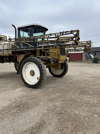 Image of Ag-Chem RoGator 854 equipment image 3