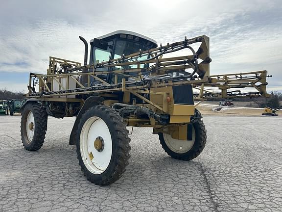 Image of Ag-Chem RoGator 854 equipment image 3