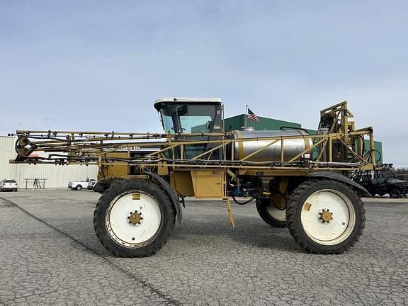 Image of Ag-Chem RoGator 854 equipment image 1