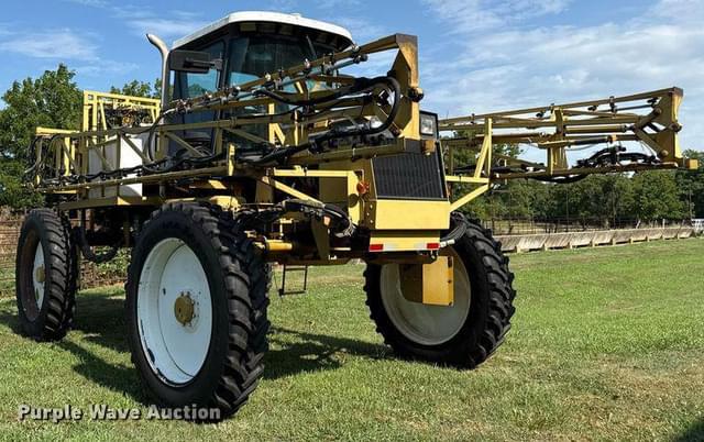 Image of Ag-Chem RoGator 854 equipment image 2