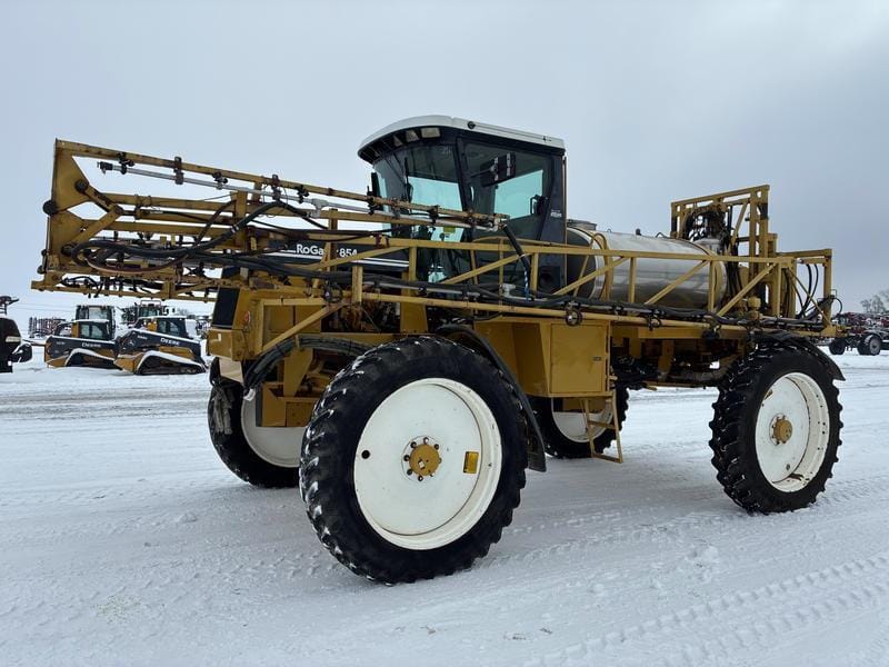 1997 Ag-Chem RoGator 854 Equipment Image0