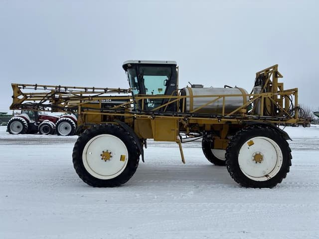 Image of Ag-Chem RoGator 854 equipment image 4