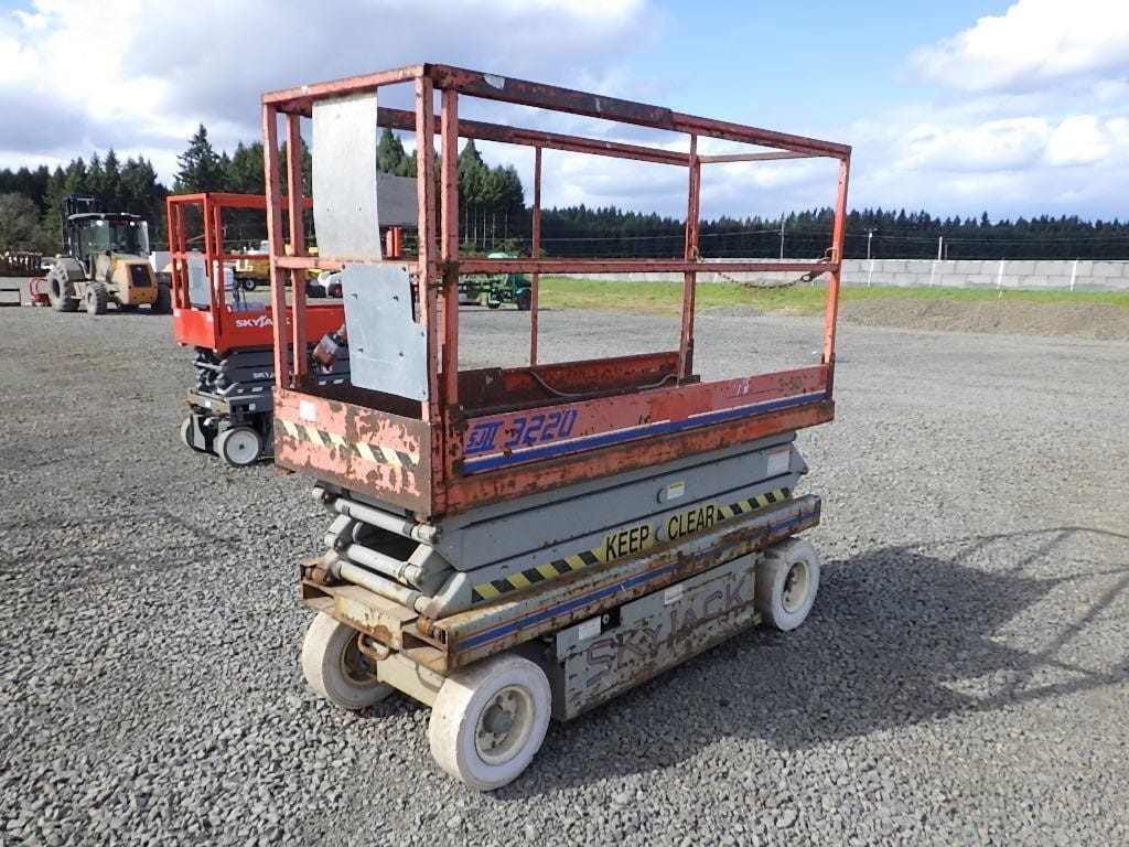1997 Sky Jack SJ3220 Equipment Image0