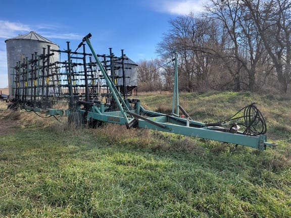 1997 Summers Super Harrow Plus Equipment Image0