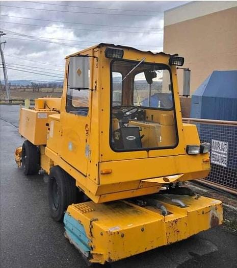 1997 Tennant 1550 Equipment Image0