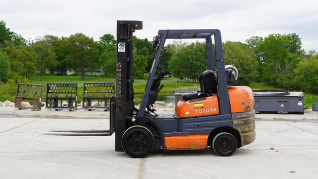 Image of Toyota 426FGCU30 equipment image 1