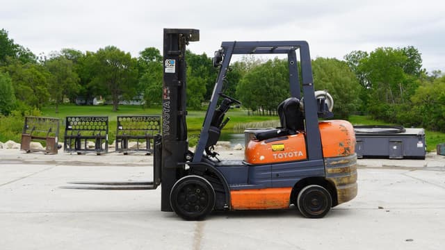 Image of Toyota 426FGCU30 equipment image 1