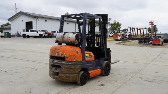 Image of Toyota 426FGCU30 equipment image 3