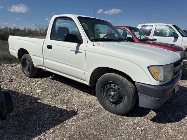 Image of Toyota Tacoma equipment image 4