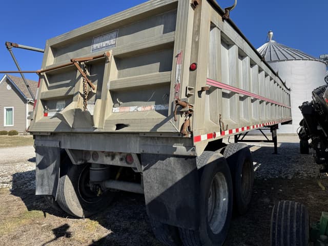 Image of Vantage Dump Trailer equipment image 3