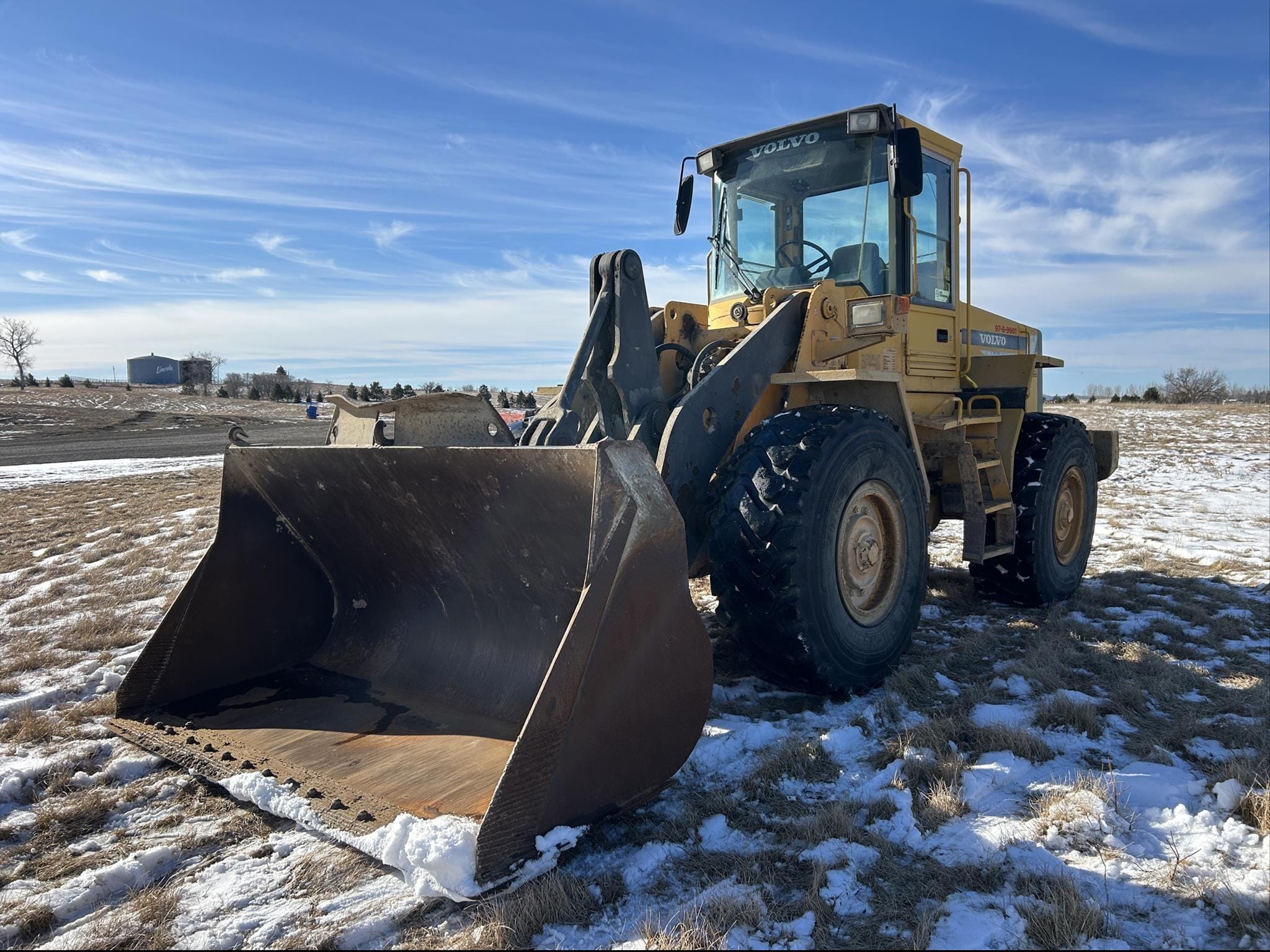 1997 Volvo L90C Equipment Image0