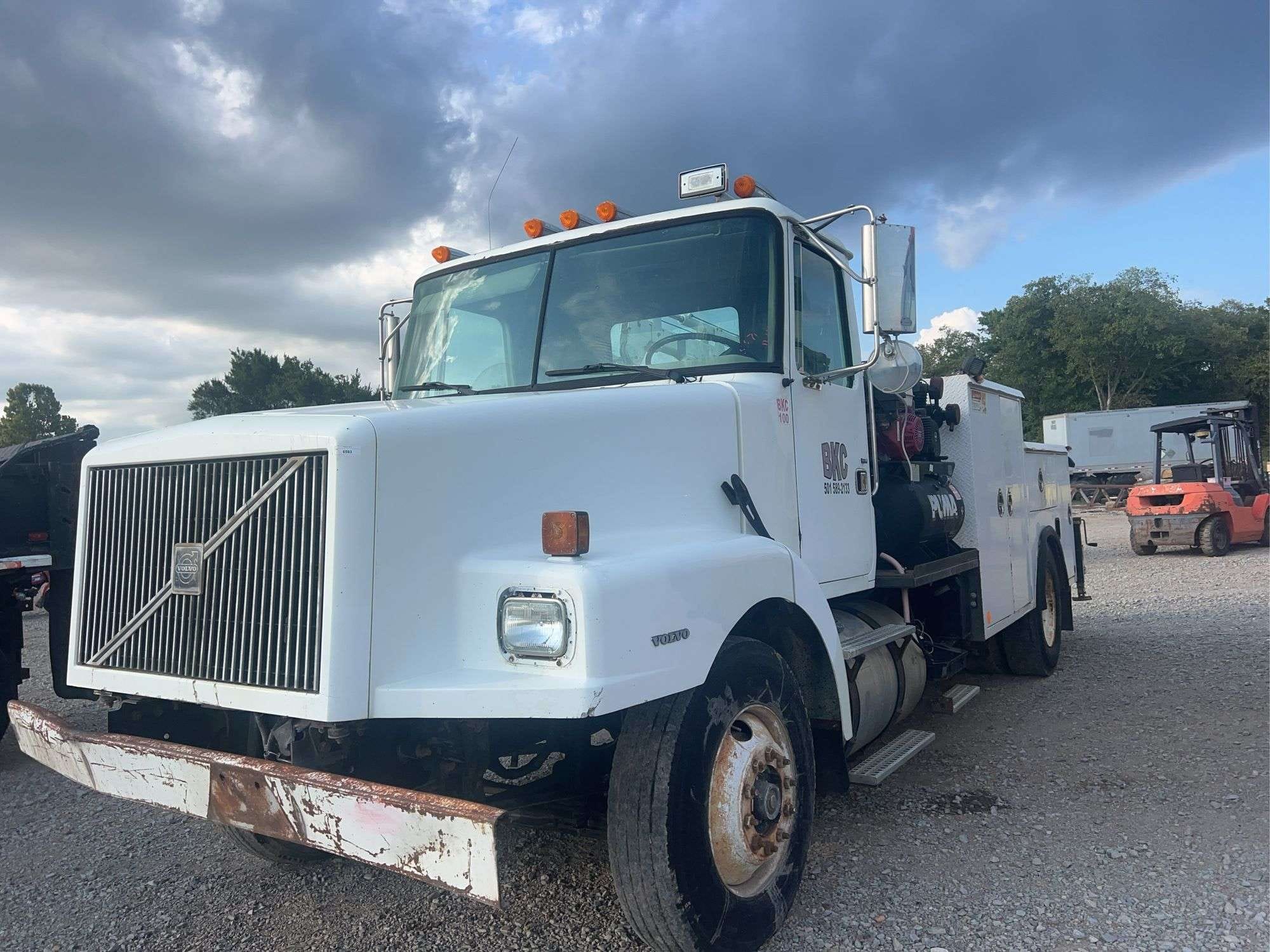 1997 Volvo Undetermined Equipment Image0