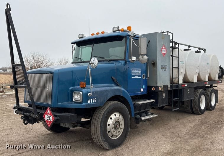 1997 Volvo WG64T Equipment Image0