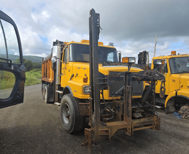 Image of Volvo WG equipment image 2