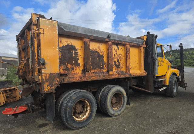 Image of Volvo WG equipment image 3