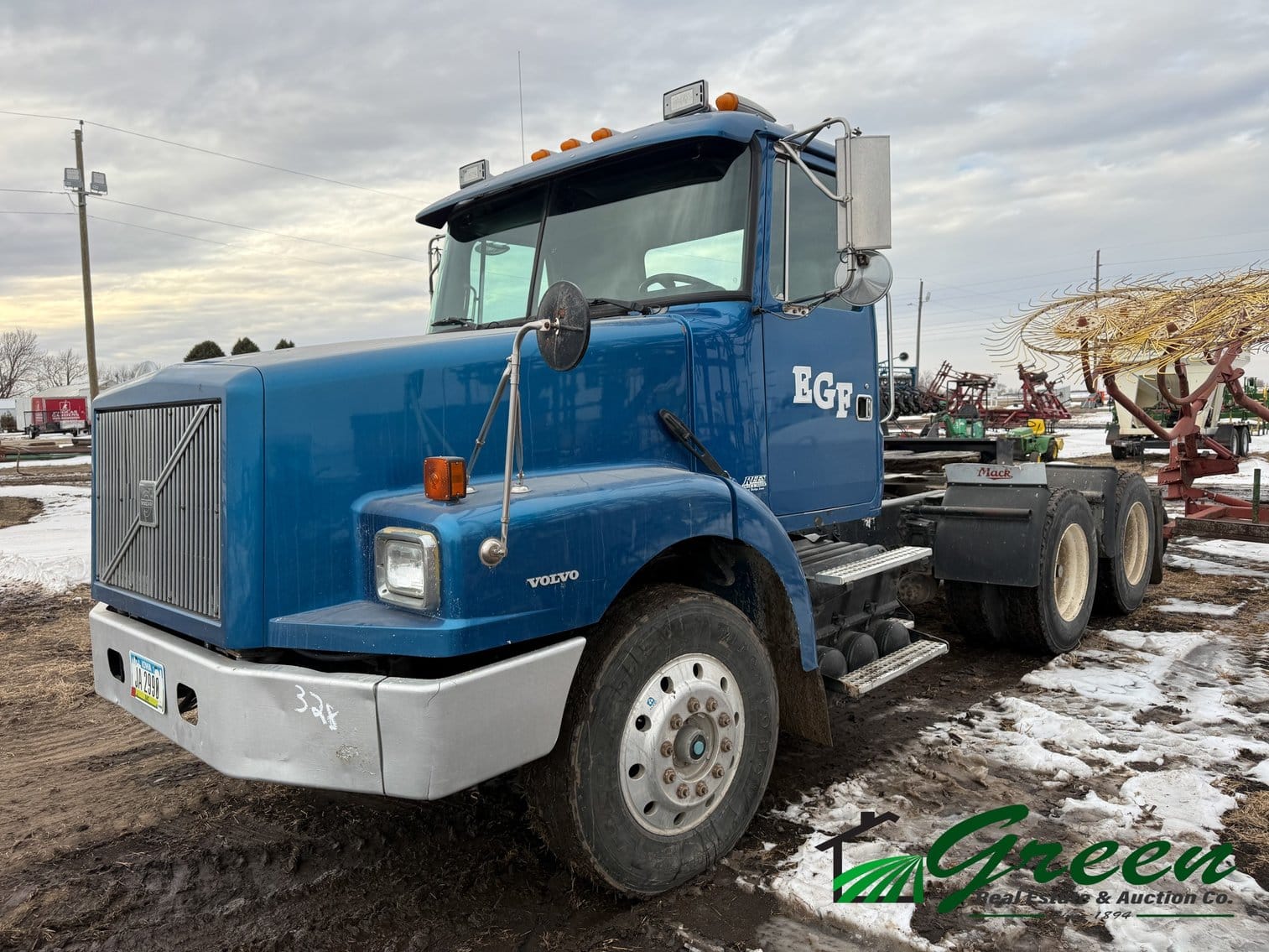 1997 Volvo WG Equipment Image0