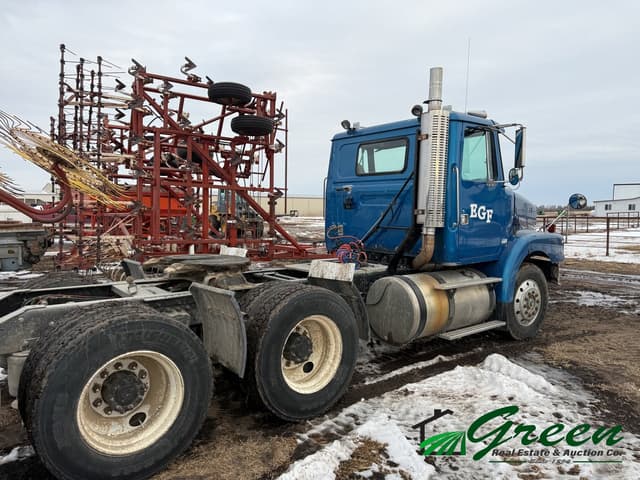 Image of Volvo WG equipment image 2