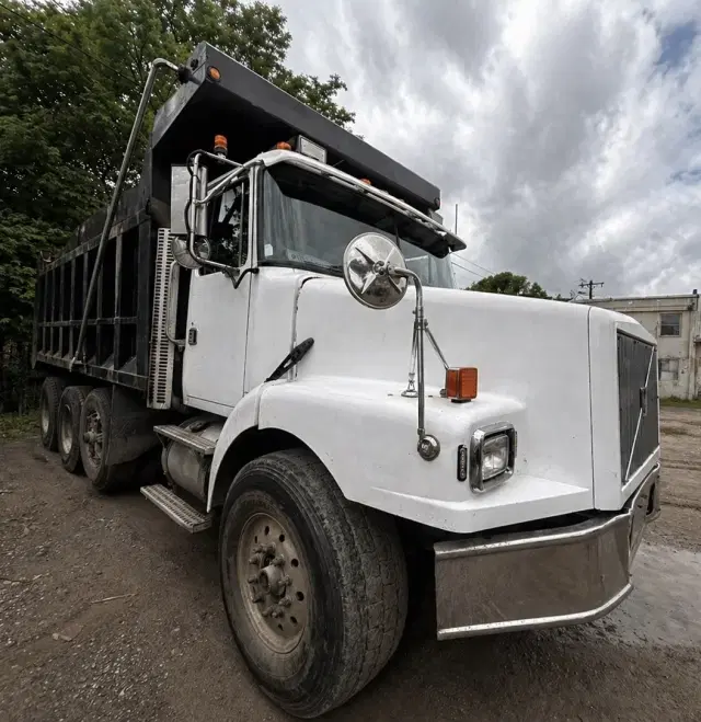 Image of Volvo WG64 equipment image 4