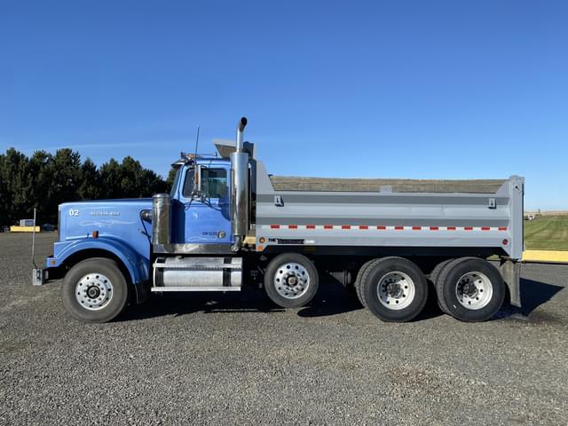 Image of Western Star 4900 equipment image 1