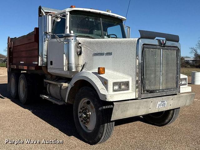 Image of Western Star 4964FX equipment image 2