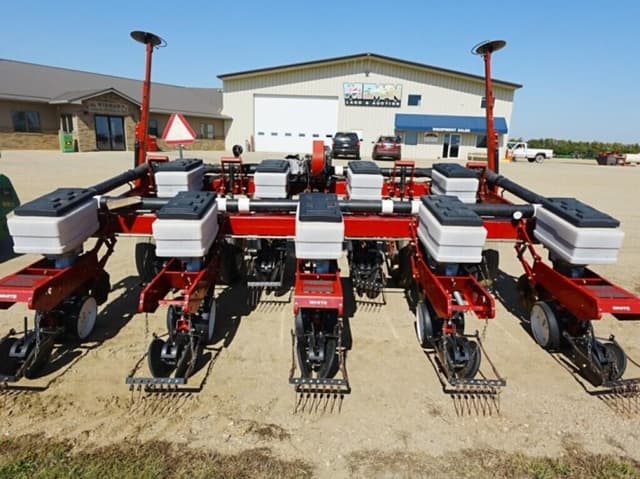 Image of White 6900 equipment image 4