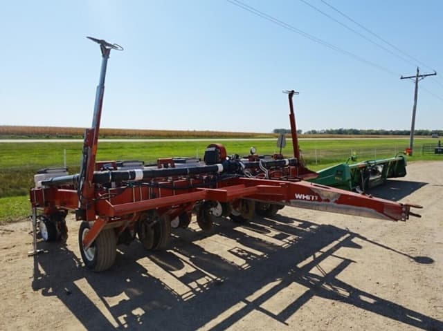 Image of White 6900 equipment image 2