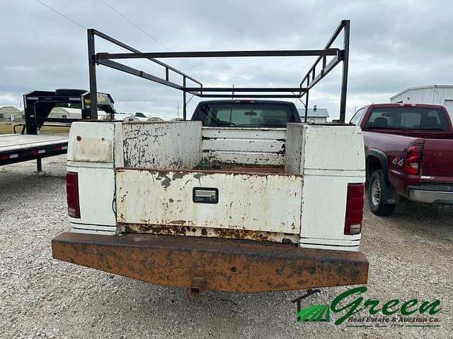Image of Chevrolet 2500 equipment image 2