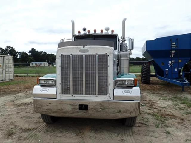 Image of Peterbilt 379 equipment image 1