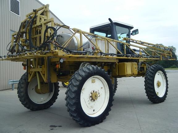 Image of Ag-Chem RoGator 854 equipment image 2