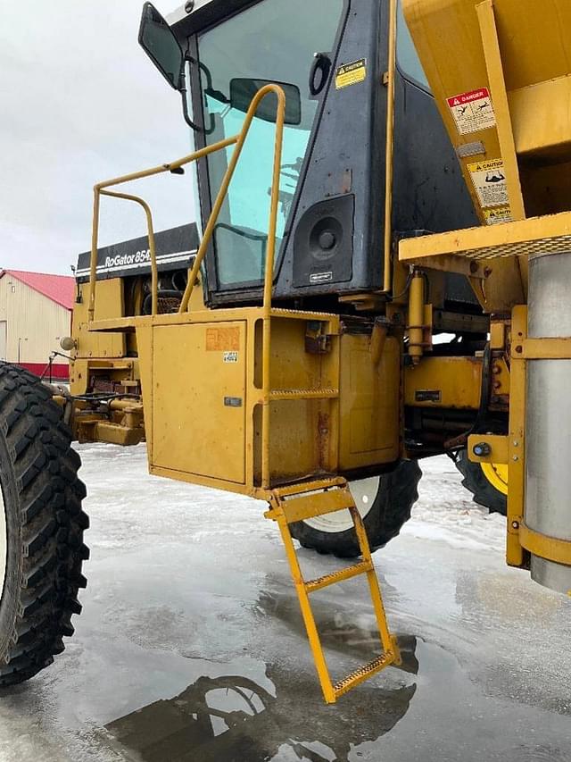 Image of Ag-Chem RoGator 854 equipment image 3