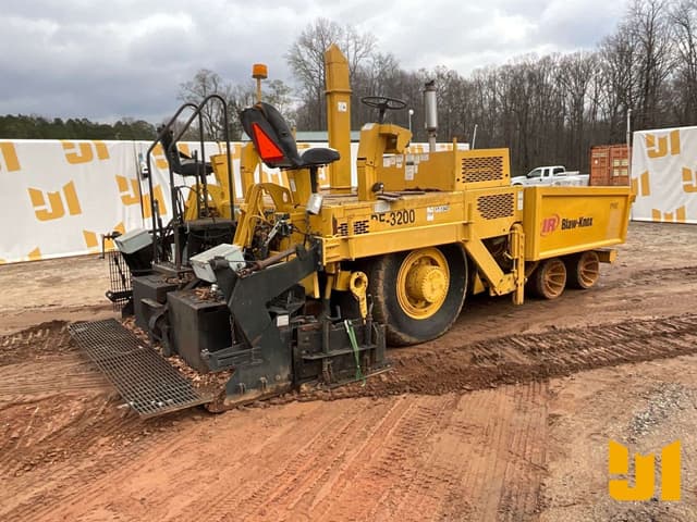 Image of Blaw Knox PF-3200 equipment image 4