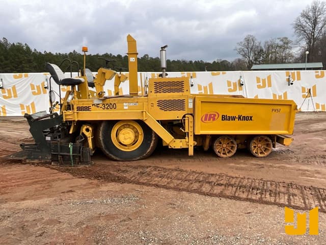 Image of Blaw Knox PF-3200 equipment image 3