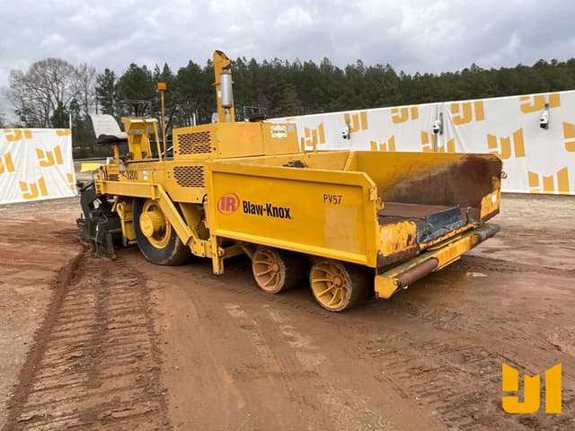 Image of Blaw Knox PF-3200 equipment image 2